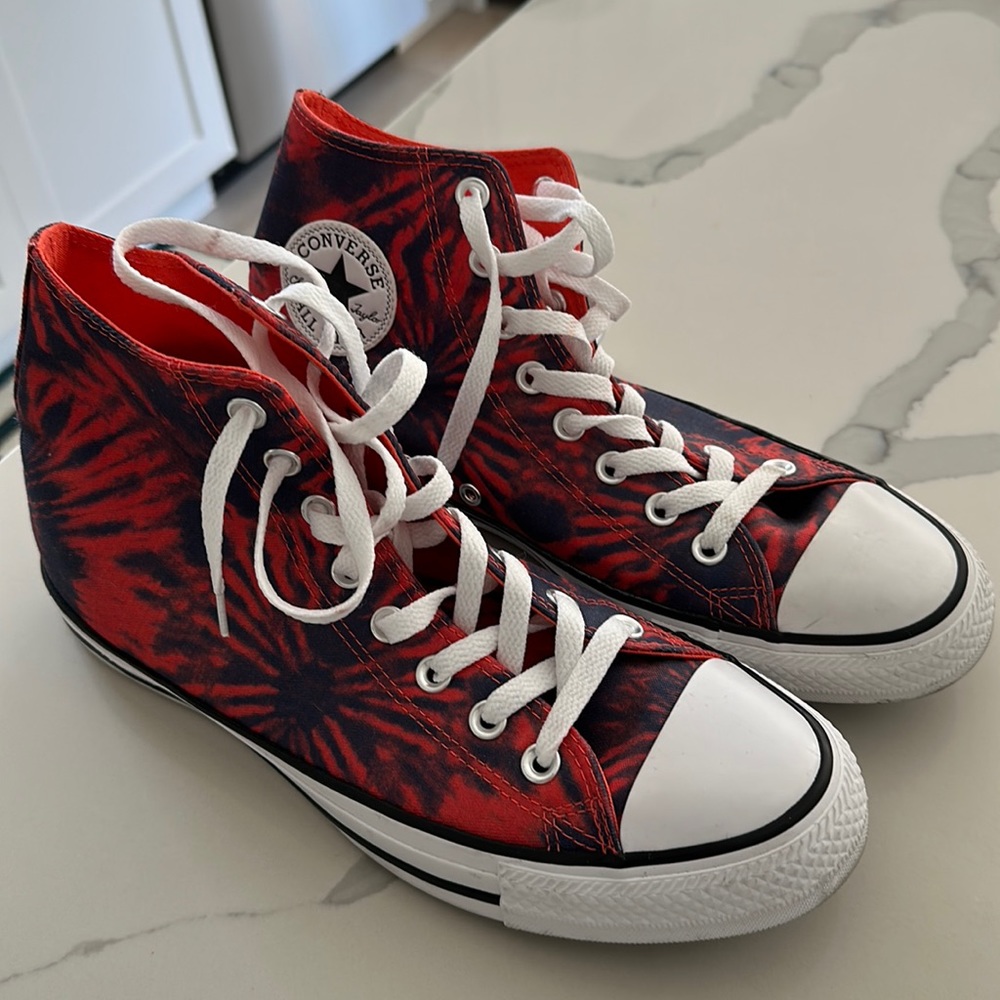 Red and blue tie dye chuck tailor high top M8